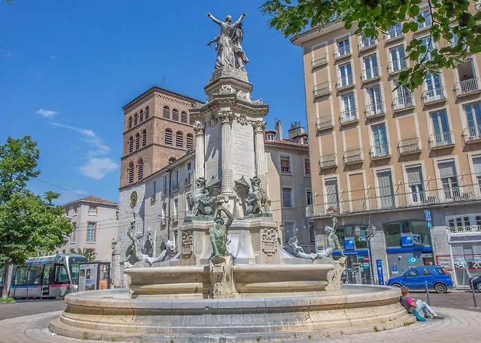 R'studio 18 Hyper Centre *