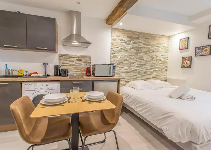 R'studio 18 Hyper Centre